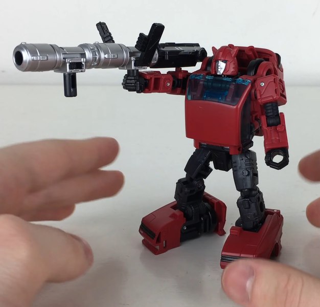 Transformers Earthrise Cliffjumper Video Review And Images 09 (9 of 24)